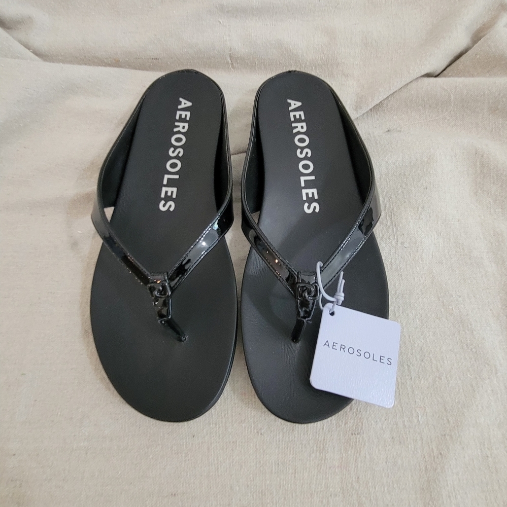AEROSOLES Fisher Thong Sandals in Black Patent Faux Leather Size 9M - Picture 2 of 5